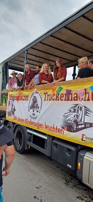 Trucker und Countryclub Niedercunnersdorf  - bei Facbook: https://www.facebook.com/p/Sommer-und-Truckertreffen-Niedercunnersdorf