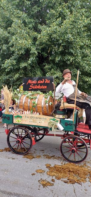 "Zur Pferdewirtin" Mattutat Ebersbach & Frenzelbräu Bautzen - Kutscher Mattu mit den stärksten Pferden der Welt. 