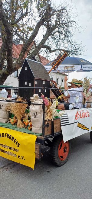 Förderkreis Oderwitzer Bockwindmühlen e.V. - Müllermeister, Zimmermeister, Tischler, Dachdeckermeister & Mühlenfreunde